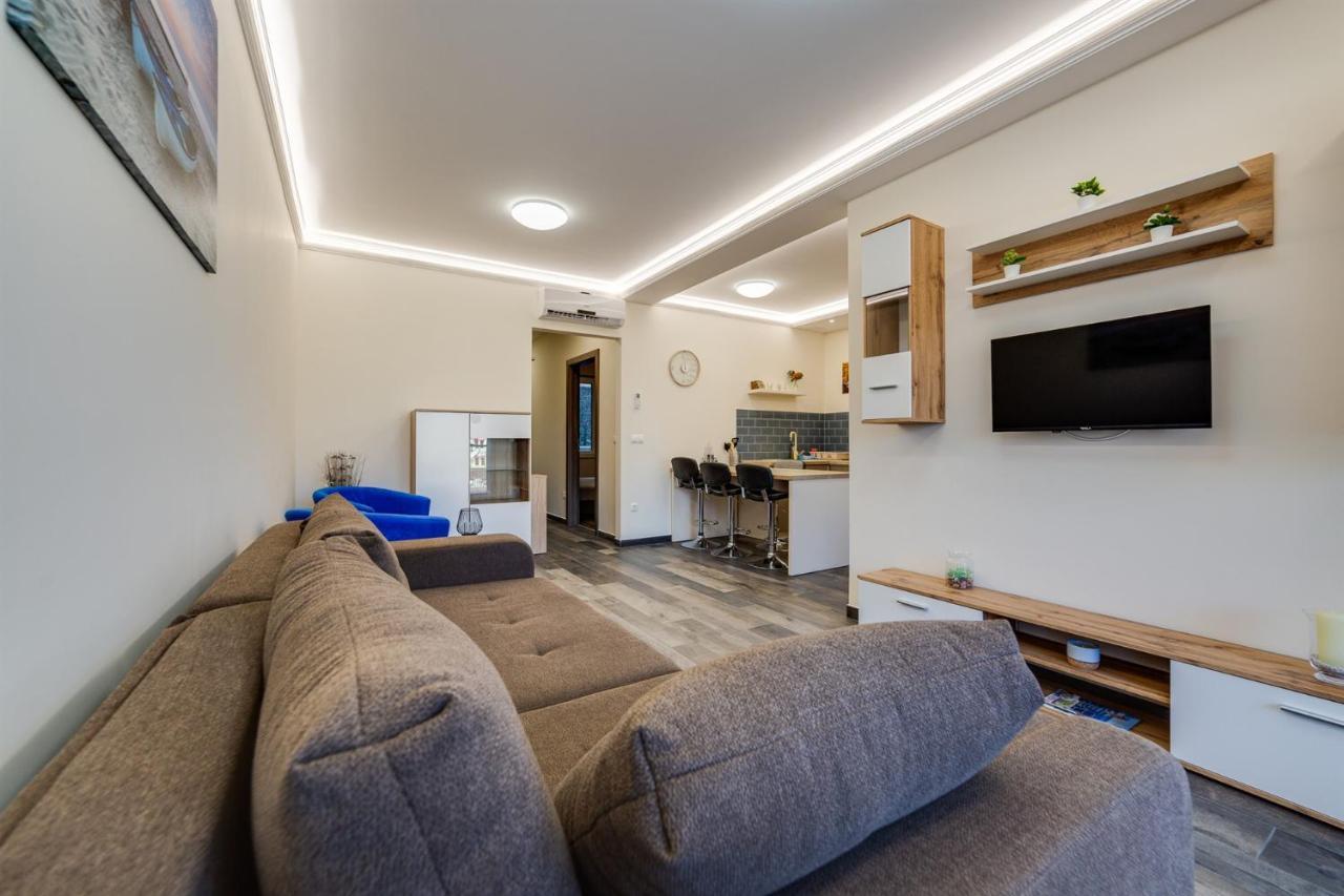 Forest Foeldvar Apartmanok By Bltn Balatonfoldvar Exterior photo